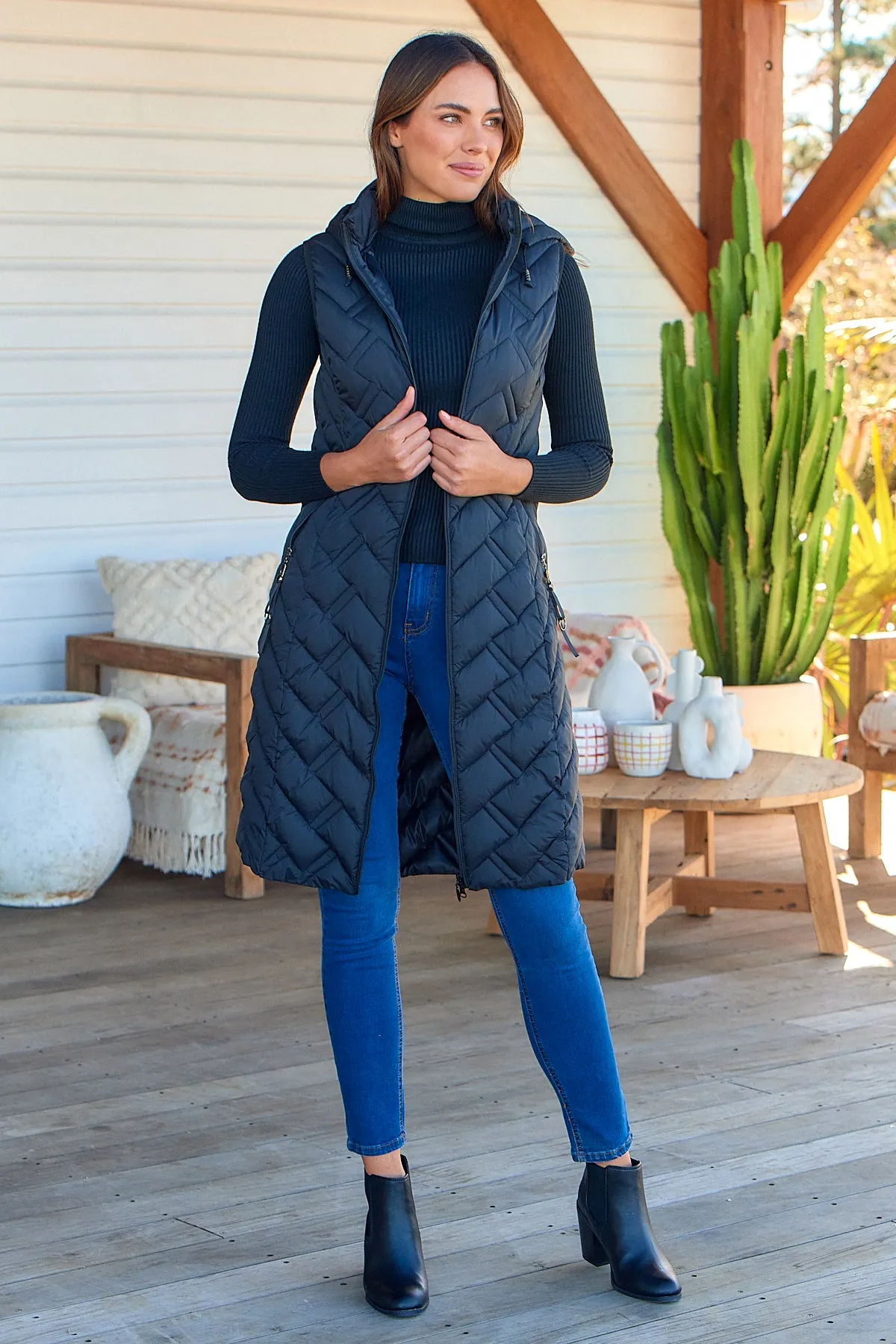 Aspen Sleeveless Black Long Puffer Vest