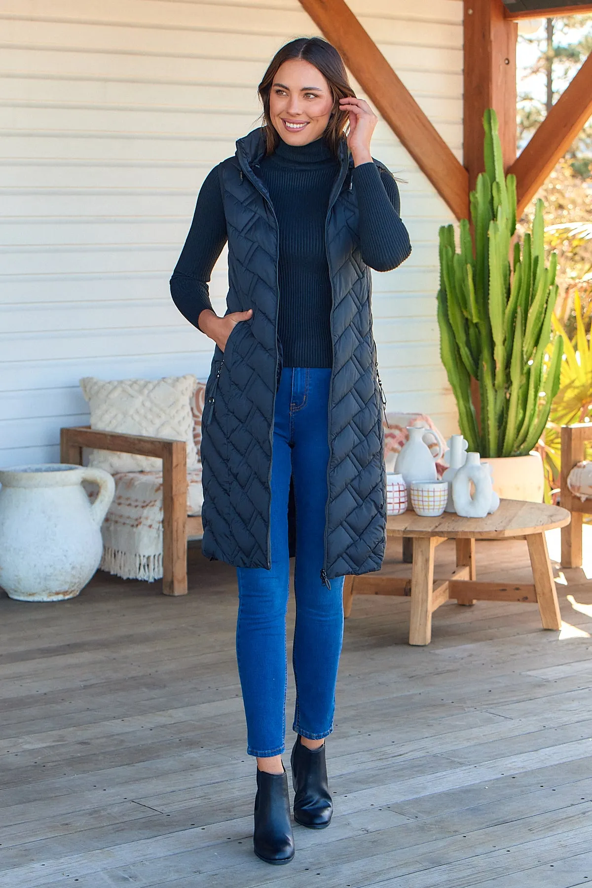 Aspen Sleeveless Black Long Puffer Vest