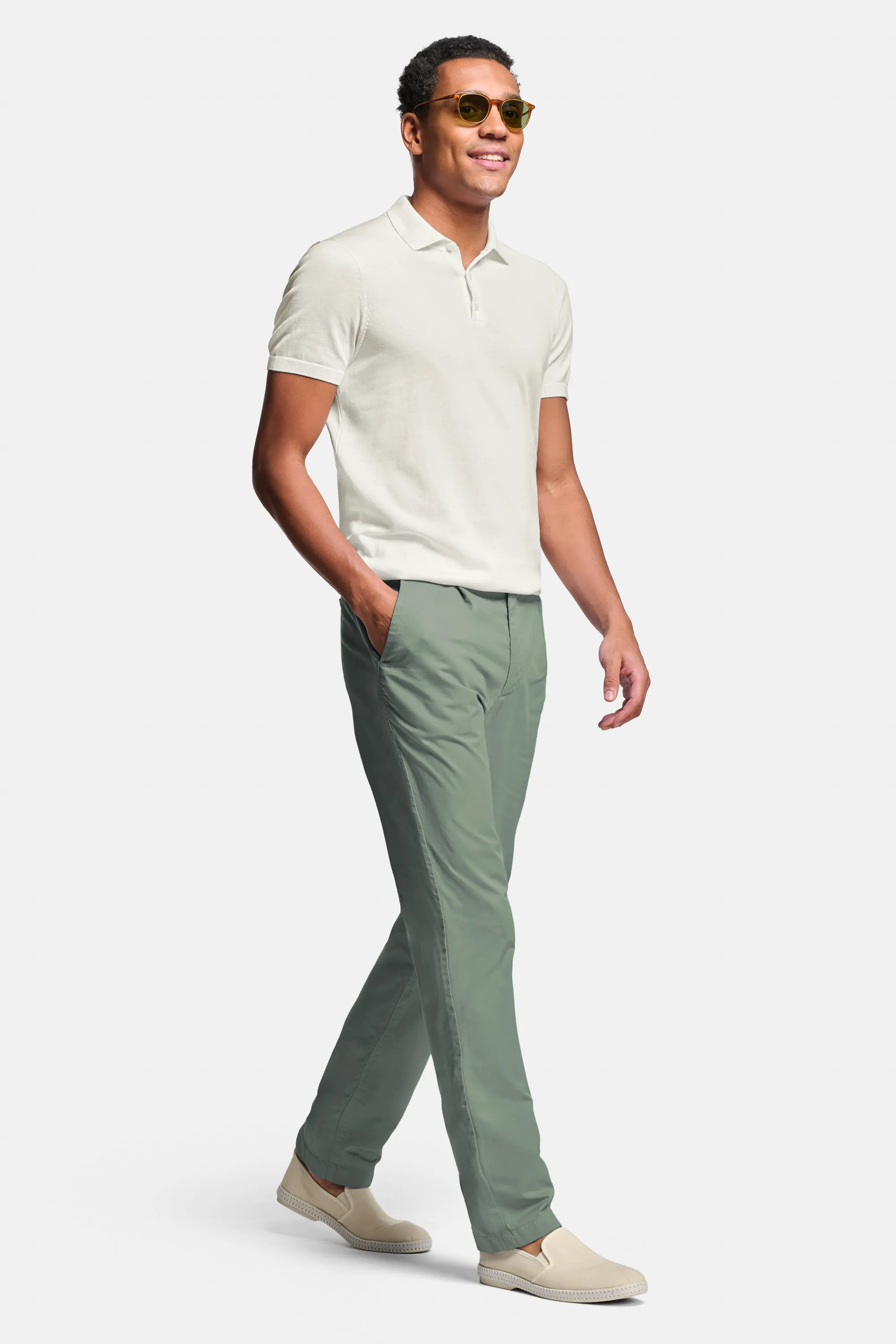 Defenders * The Classic Chinos