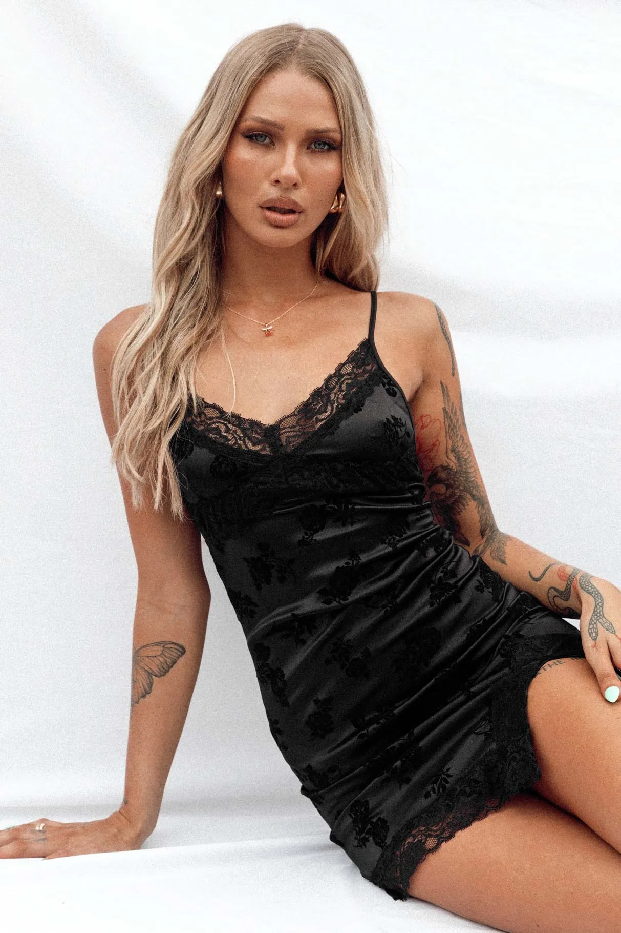 Motel Coti Mini Dress Black Rose Flock